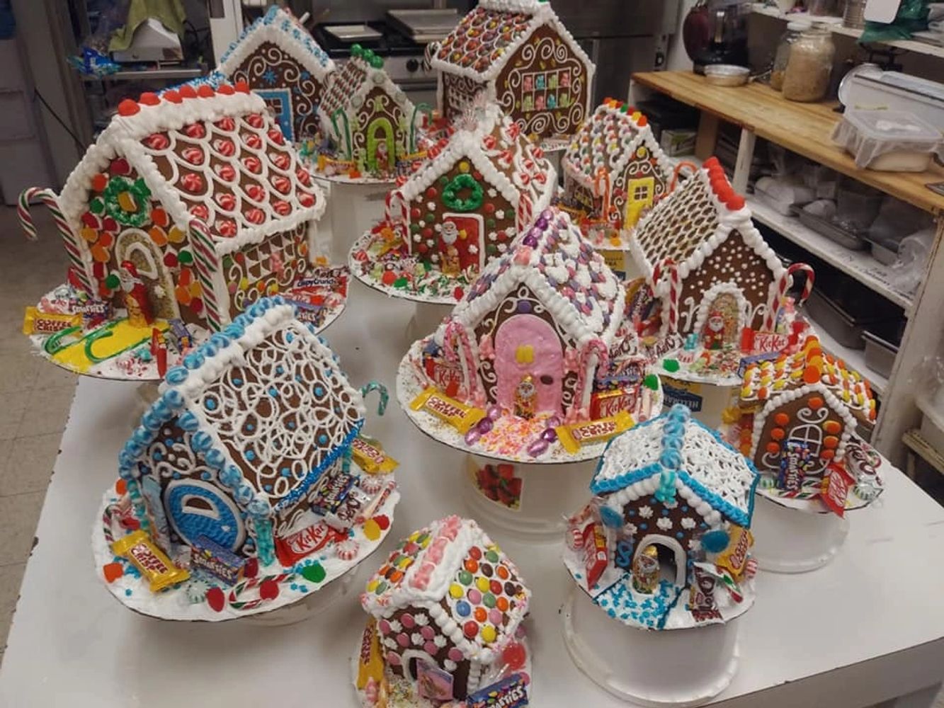 Deelights Bakery and Catering